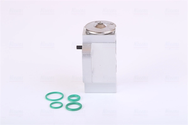 8T0820679A BW Клапан TRV, кондиціонера