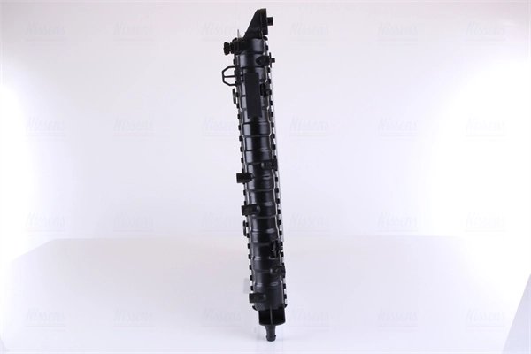 Радіатор основний Nissens 61842 ціна, від 59.16 USD
