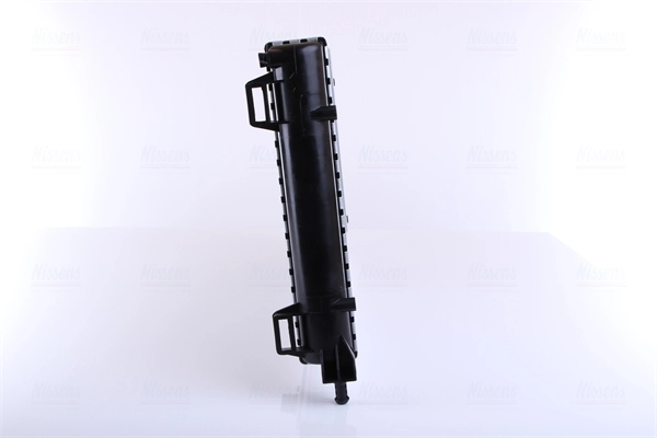 Радіатор основний Nissens 61765 ціна, від 70.75 USD
