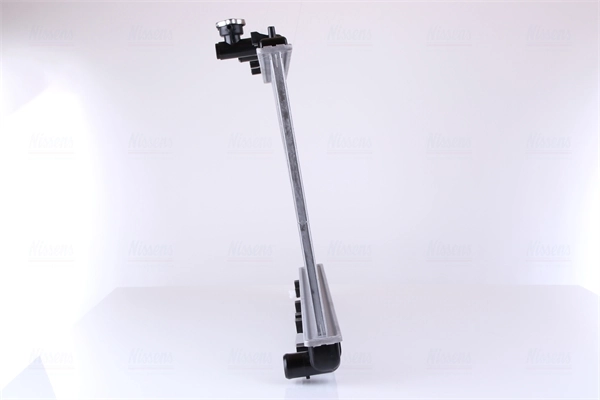 Радіатор основний Nissens 67006 ціна, від 91.99 USD