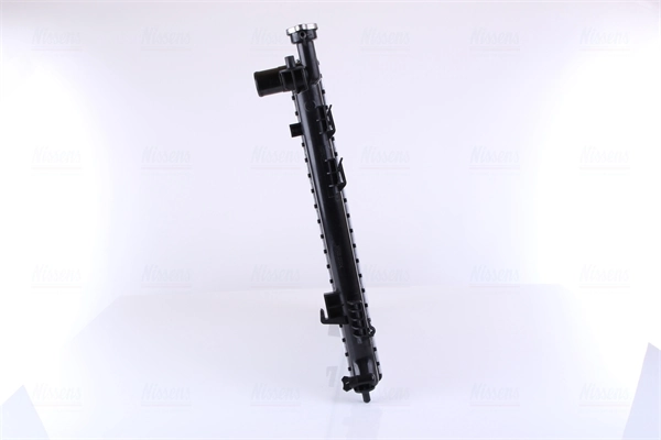 Радіатор основний Nissens 67517 ціна, від 70.78 USD