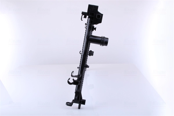 Радіатор основний Nissens 606447 ціна, від 107.97 USD