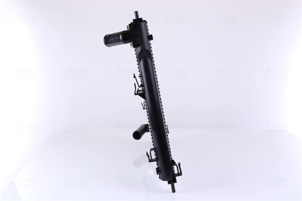 Радіатор основний Nissens 67370 ціна, від 140.66 USD