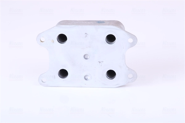 Радіатор масляний Nissens 90810 ціна, від 45.23 USD