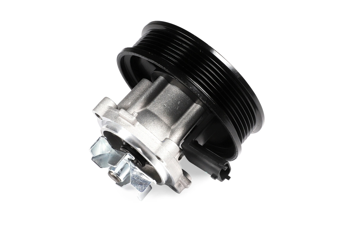 Помпа охолодження Opel 55588014 ціна, від 72.95 USD