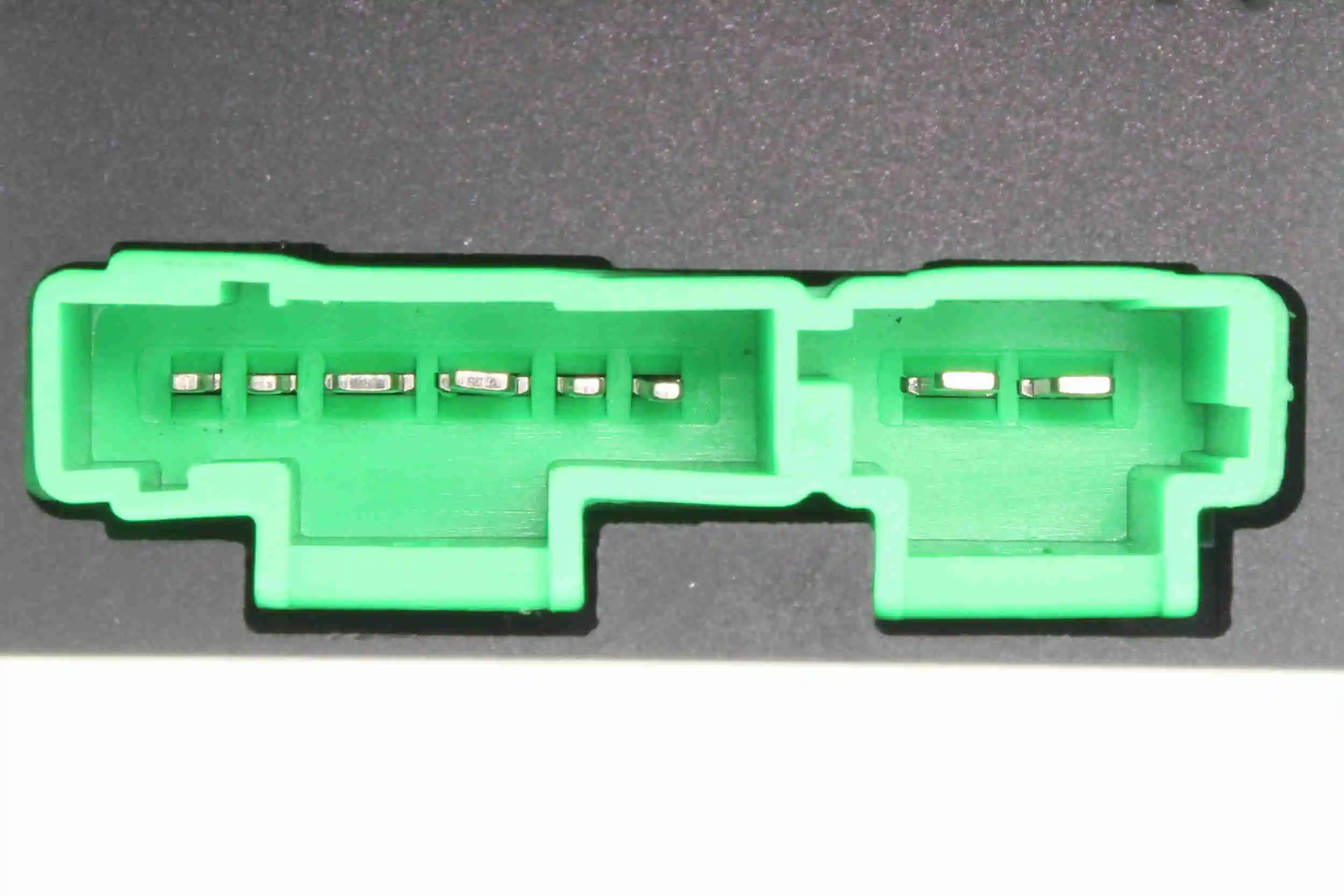 Резистор обігрівача Vemo V42790004 ціна, від 16.92 USD