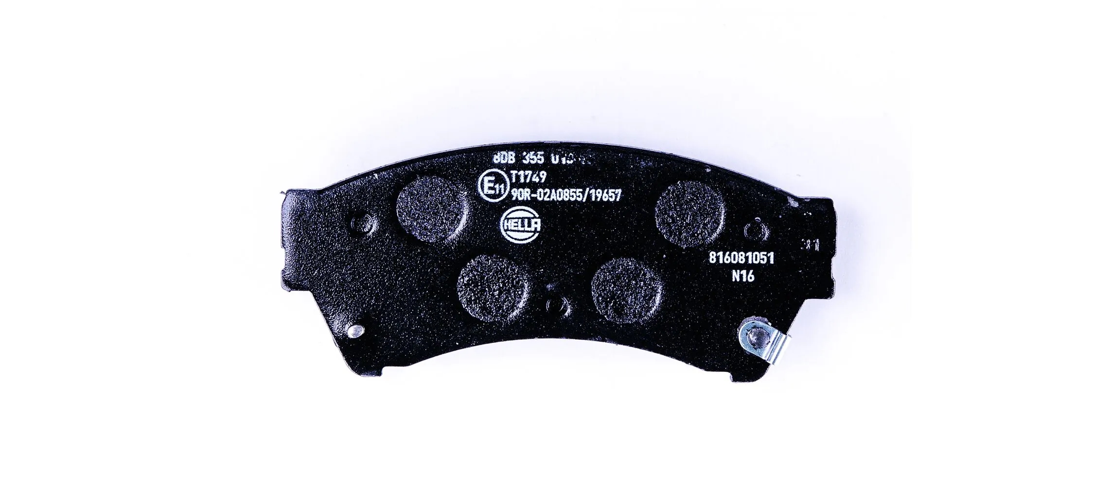 8DB355013761 HELLA Передні гальмівні колодки