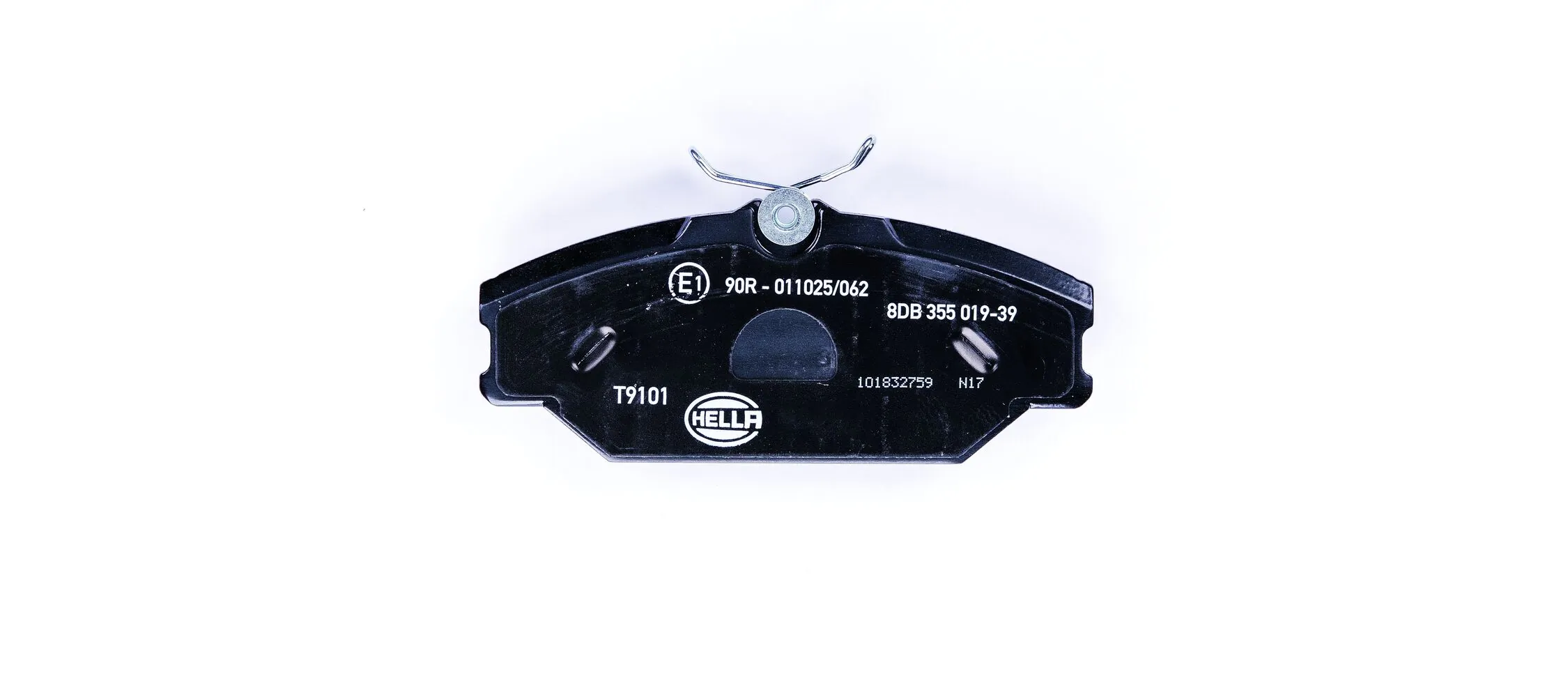 8DB355019391 HELLA Передні гальмівні колодки