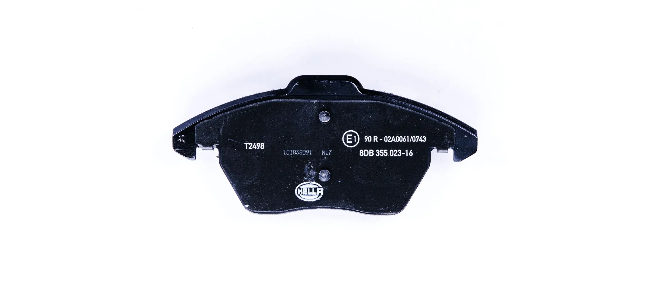 8DB355023161 HELLA Передні гальмівні колодки