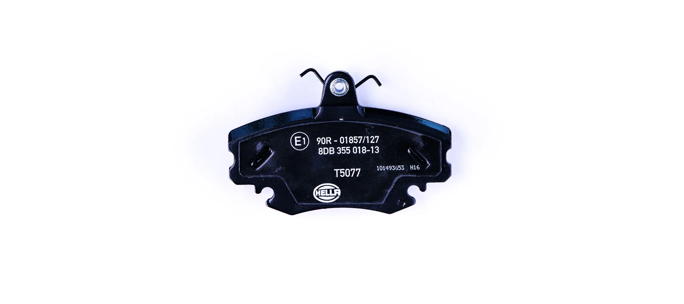 8DB355018131 HELLA Передні гальмівні колодки