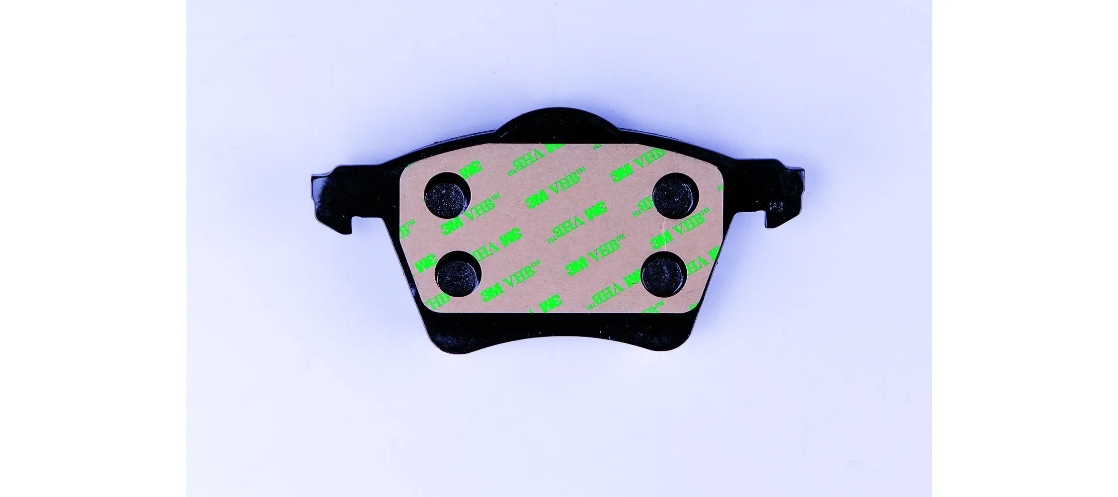 8DB355010631 HELLA Передні гальмівні колодки