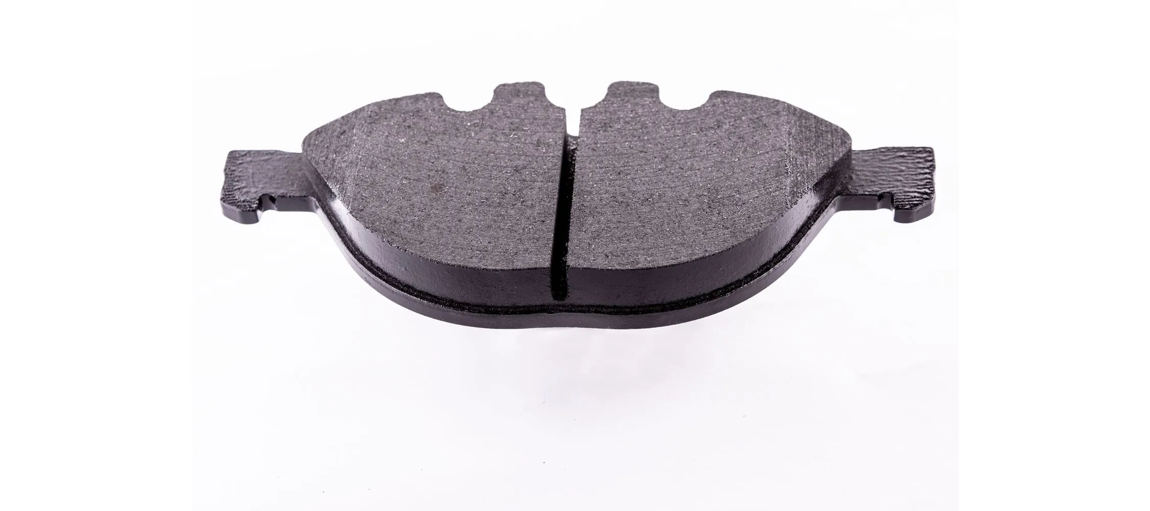 8DB355006551 HELLA Передні гальмівні колодки
