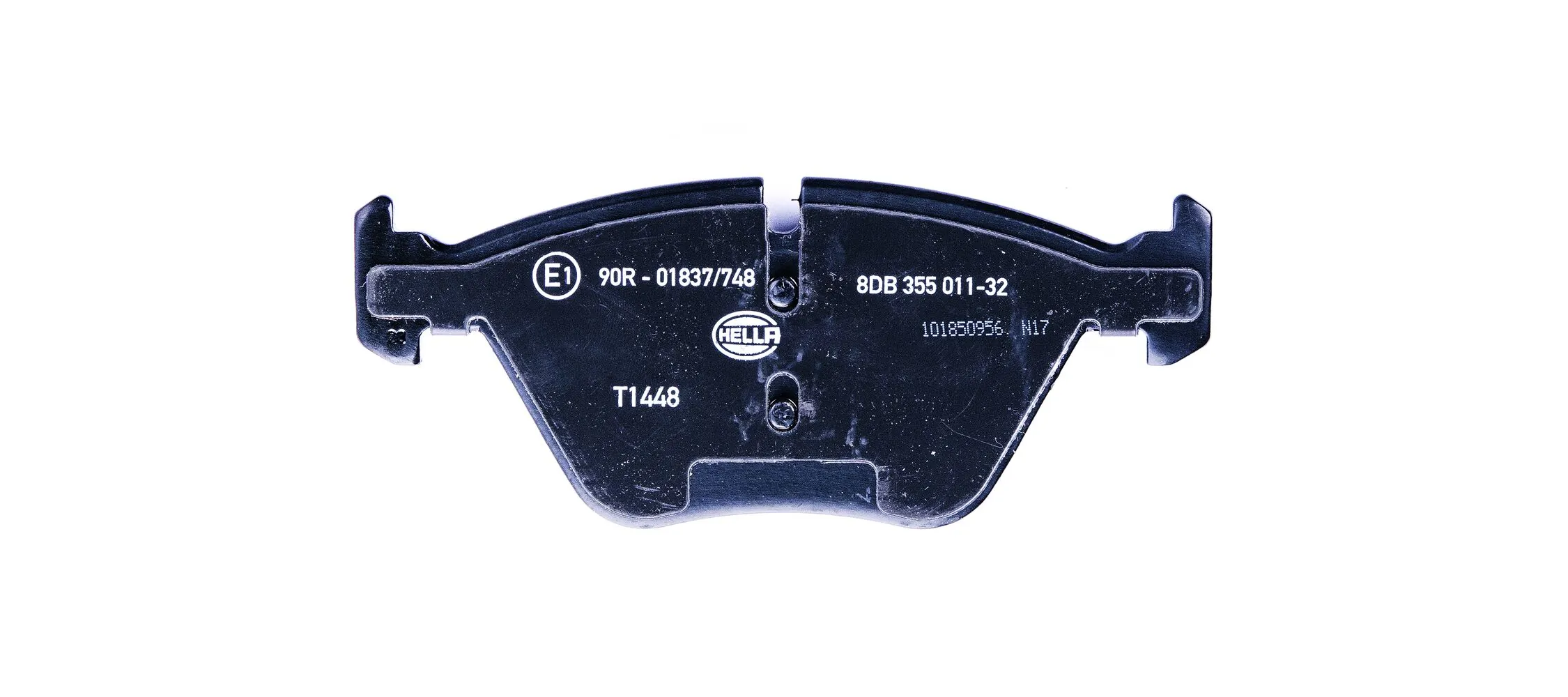 8DB355011321 HELLA Передні гальмівні колодки