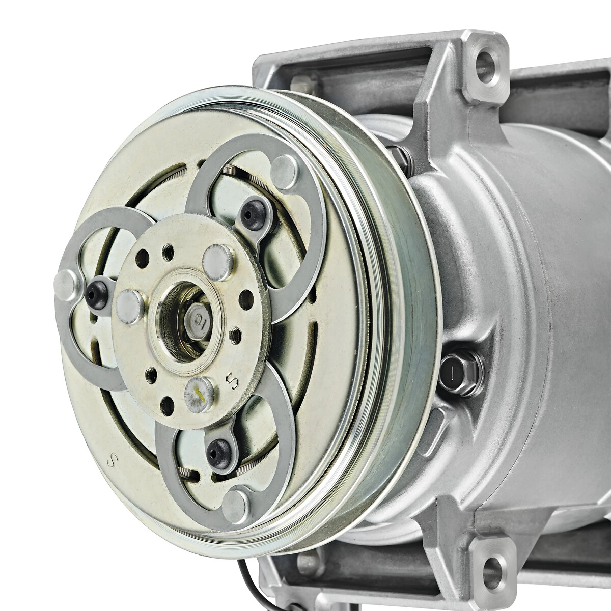 Компресор системи кондиціювання VALEO 815022 ціна, від 287.18 USD