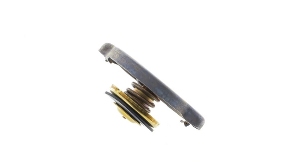 Кришка бачка радіатора Mercedes A0005010015 ціна, від 5.39 USD