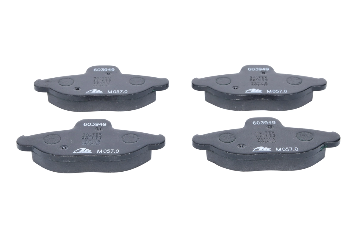 Передні тормозні колодки 6393 Maxgear