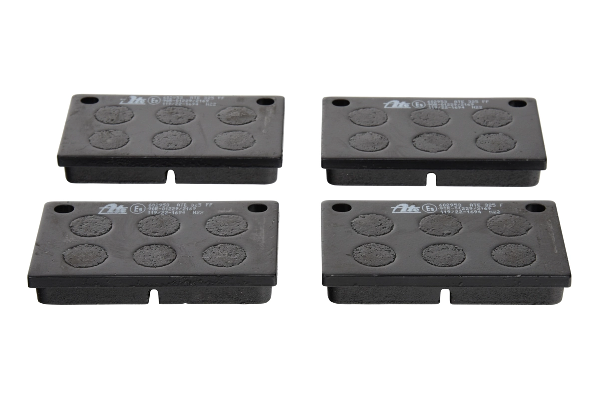 Купити Передні тормозні колодки Volvo 240  P242, P244