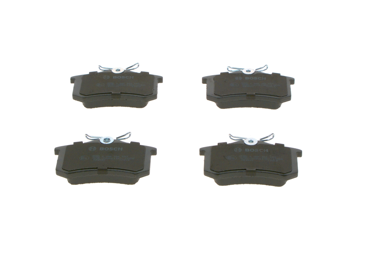 Задні гальмівні колодки Bosch 0986466683 ціна, від 18.14 USD