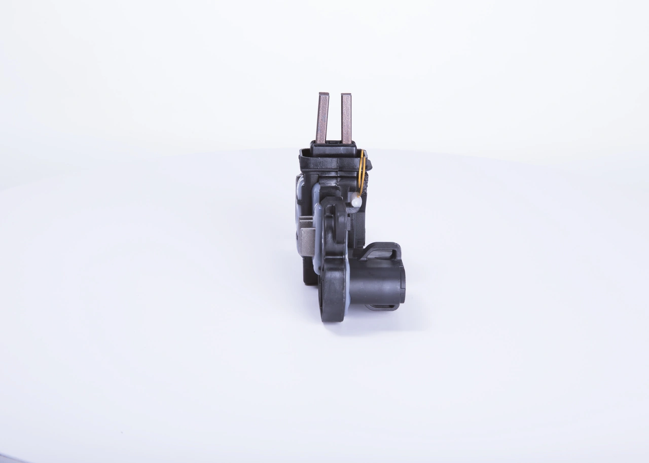 F00MA45248 Bosch Реле-регулятор (напруги)
