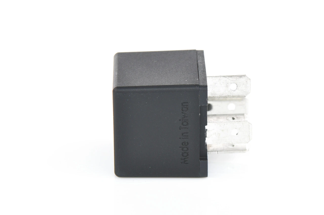 Автомобільні реле поворотів Bosch 0986AH0614 ціна, від 5.68 USD