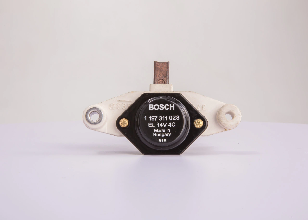 Купити 1197311028 Bosch Реле регулятор напруги генератора