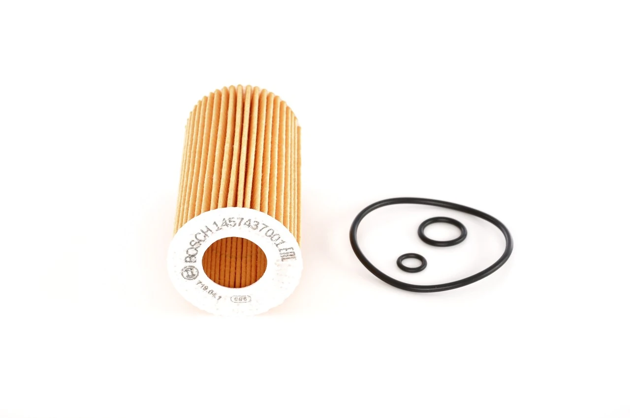 Масляний фільтр двигуна Bosch 1457437001 ціна, від 5.26 USD