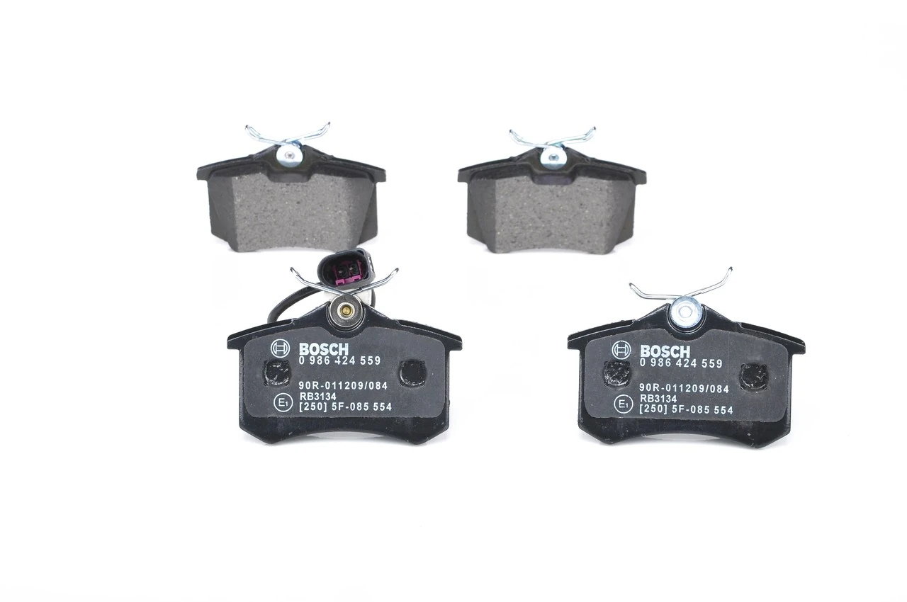 Задні гальмівні колодки Bosch 0986424559 ціна, від 23.57 USD