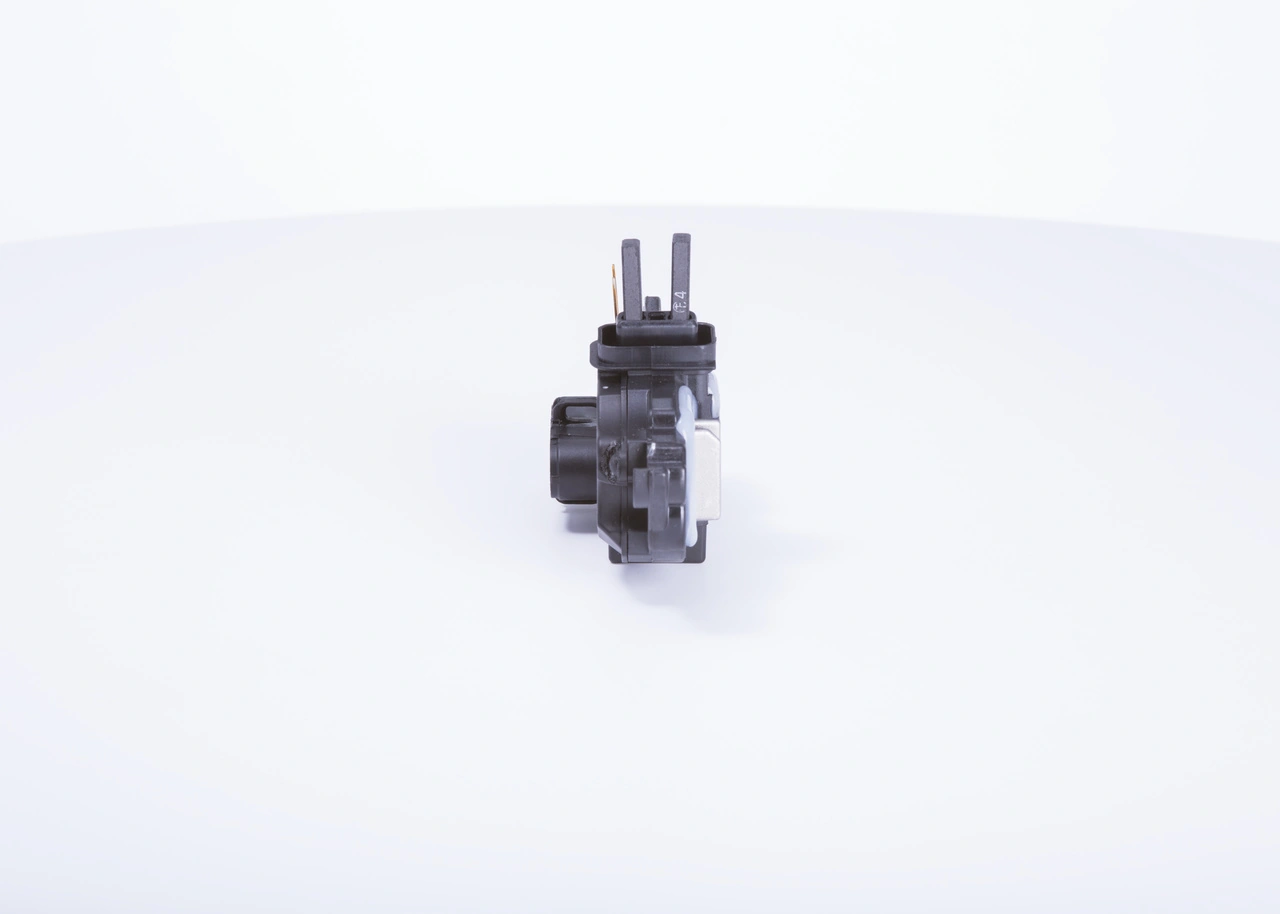 F00MA45247 Bosch Реле-регулятор (напруги)