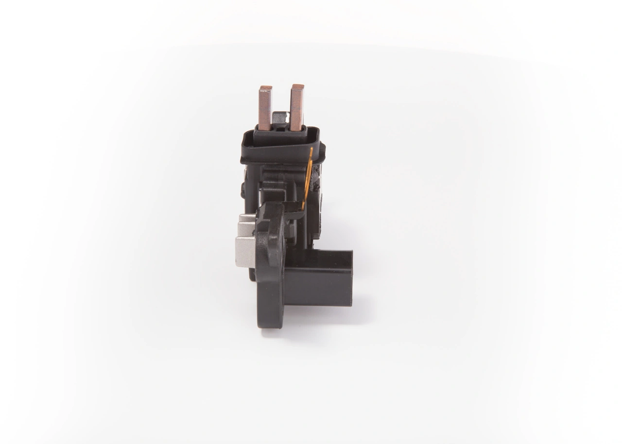 F00MA45238 Bosch Реле-регулятор (напруги)