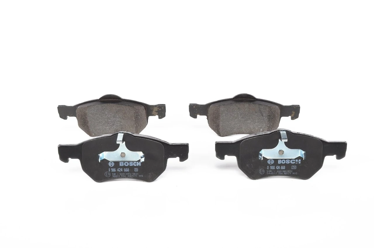 Гальмівні колодки Bosch 0986424668 ціна, від 35.57 USD