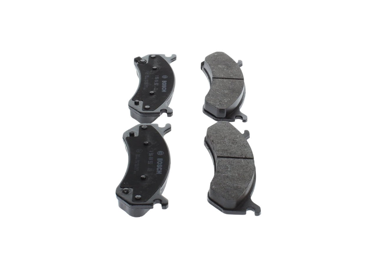Задні гальмівні колодки Bosch 0986494952 ціна, від 49.07 USD
