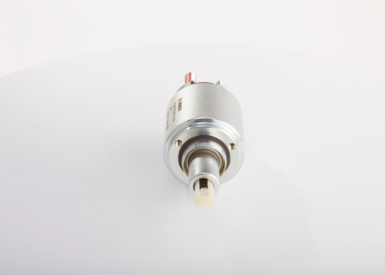 F042010673 Bosch Тягове реле стартера