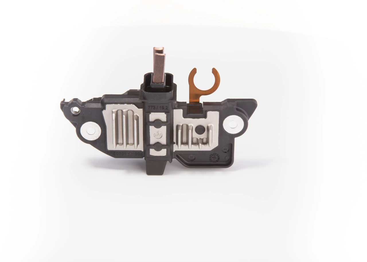 Купити F00MA45303 Bosch Реле регулятор напруги генератора