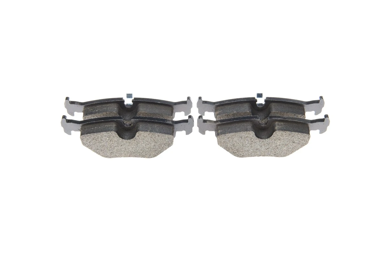 Задні гальмівні колодки Bosch 0986469960 ціна, від 21.12 USD