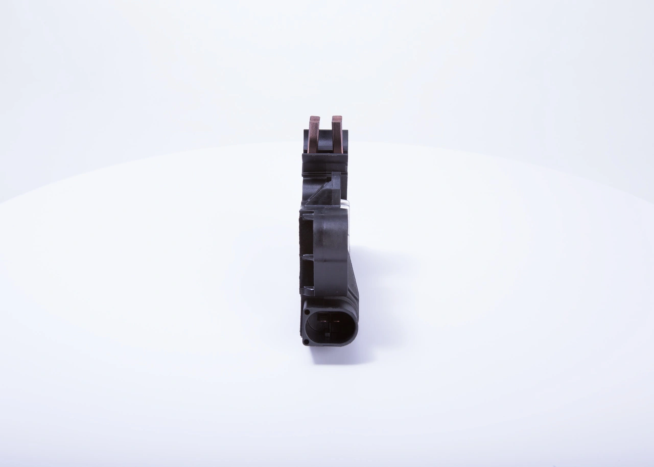 F00M346097 Bosch Реле-регулятор (напруги)