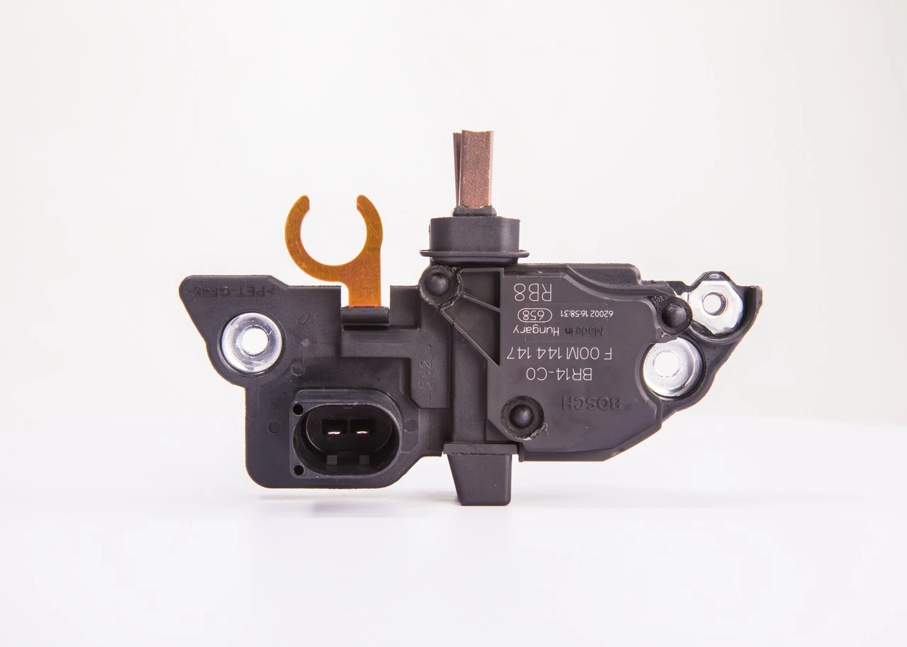 Реле зарядки генератора Bosch F00M144147 ціна, від 39.83 USD