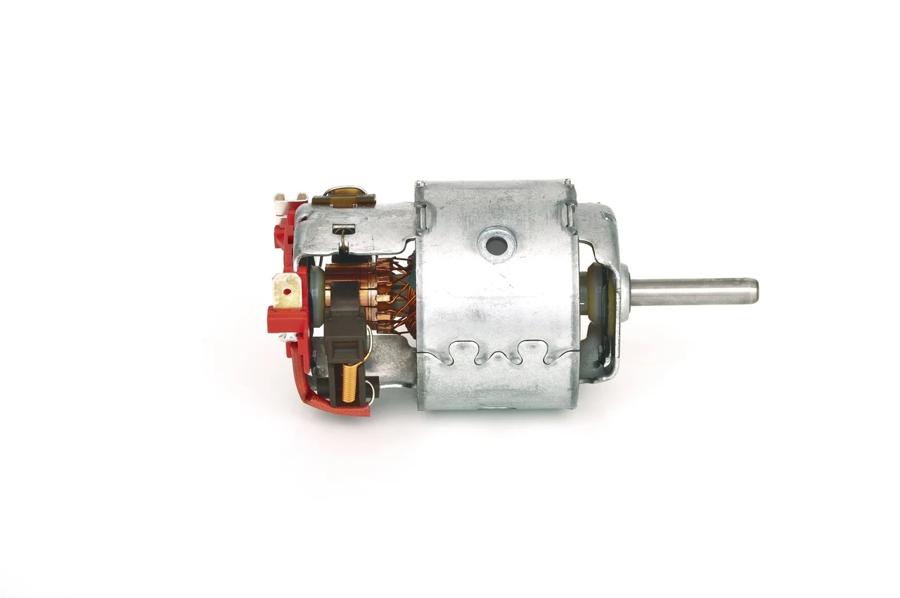 0130007029 Bosch Електромотор пічки