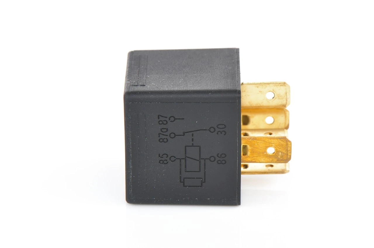  Bosch 0986AH0206 ціна, від 3.13 USD