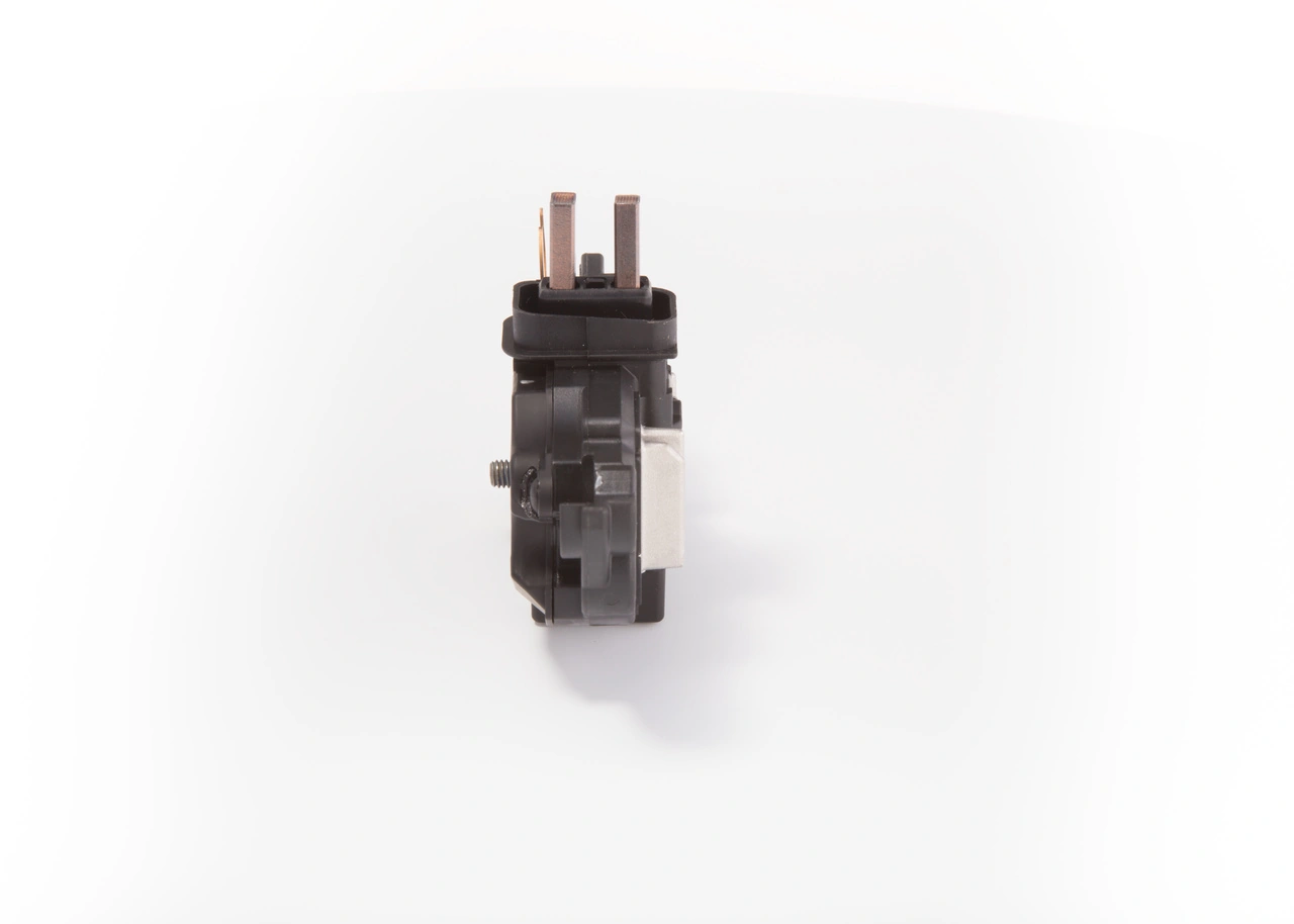 F00M144167 Bosch Реле-регулятор (напруги)