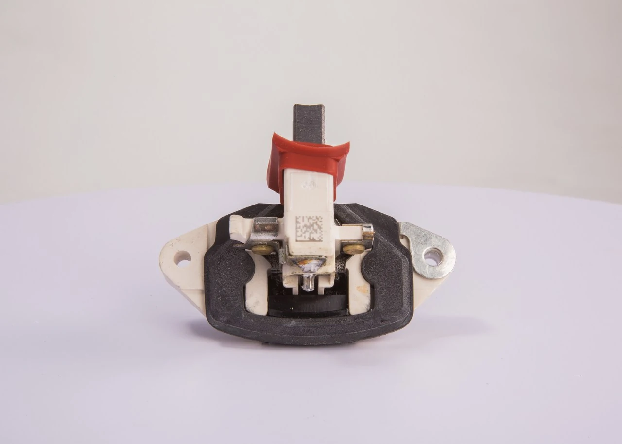 Реле зарядки генератора Bosch 6033RD0002 ціна, від 6.95 USD