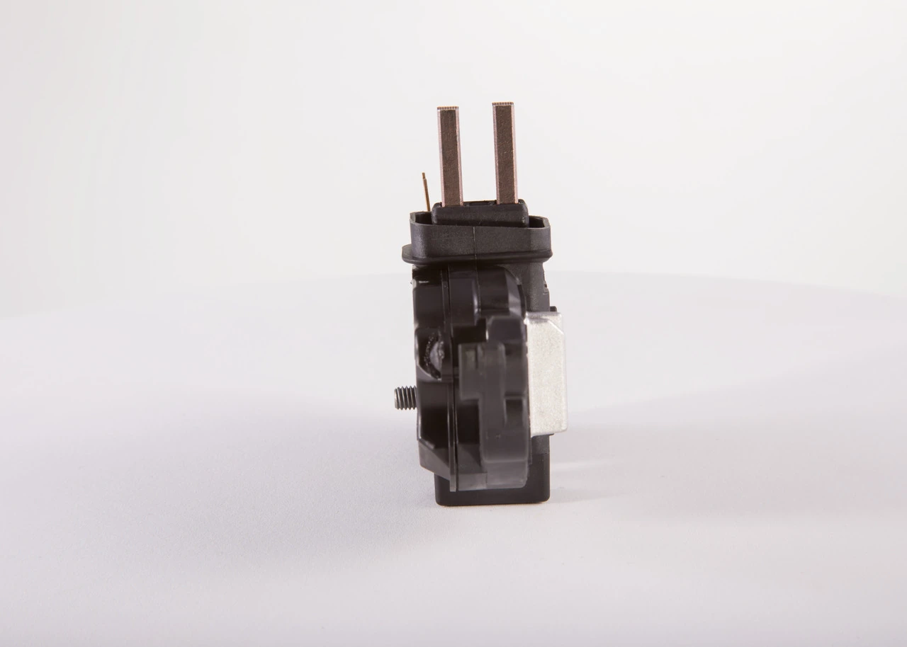 Купити F00M144129 Bosch Реле регулятор напруги генератора