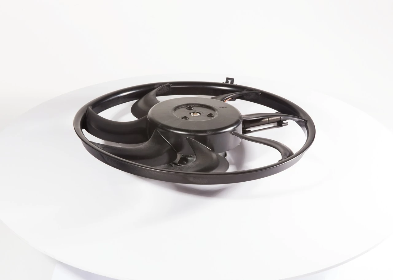 Вентилятор радіатора Bosch 0130303283 ціна, від 51.02 USD