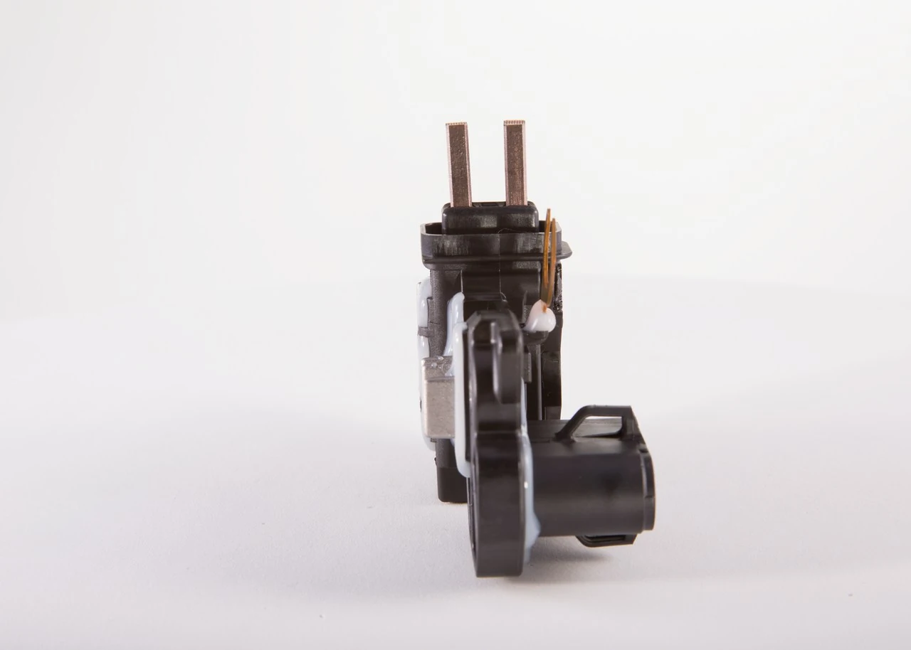 Реле зарядки генератора Bosch F00M144118 ціна, від 28.15 USD