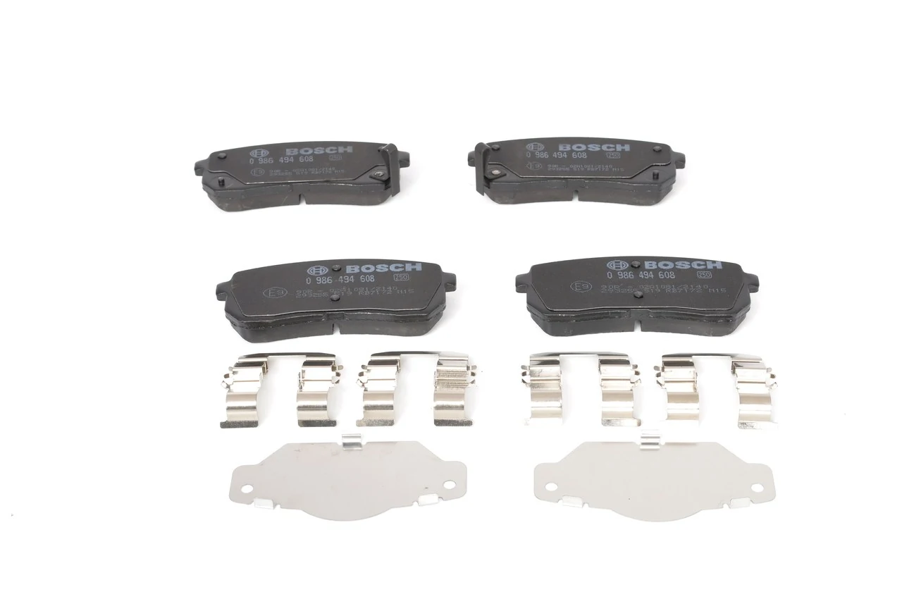 Задні гальмівні колодки Bosch 0986494608 ціна, від 21.05 USD