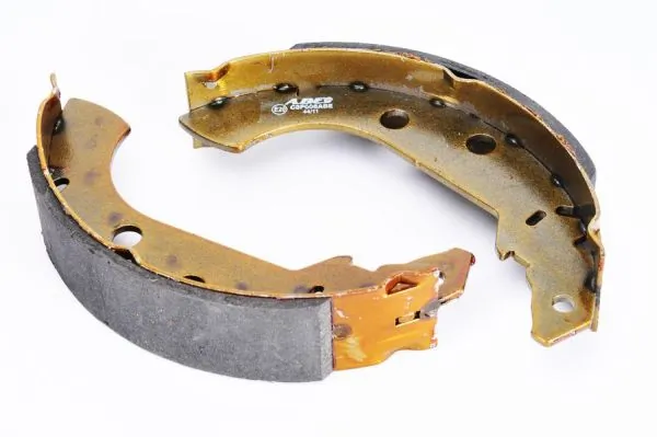 Колодки гальмові задні, барабанні C013 Case