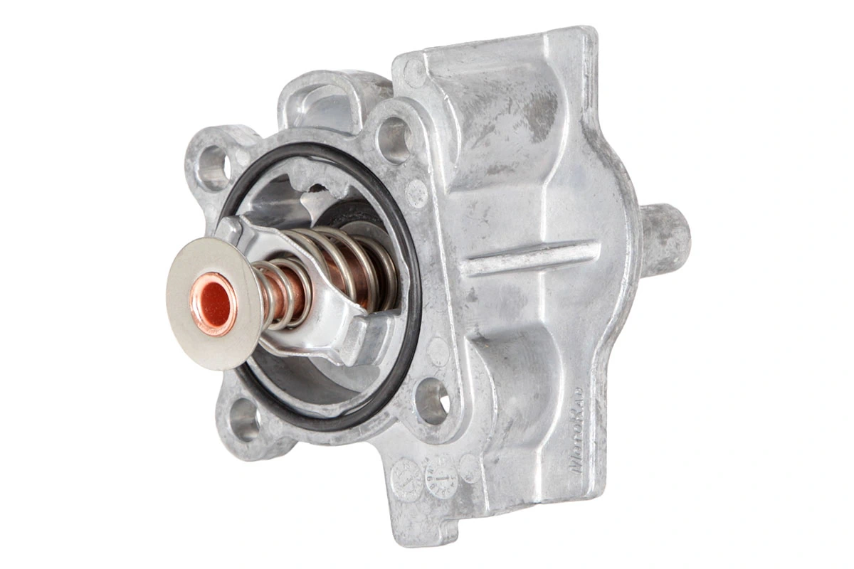 Корпус термостата 504110432 Iveco