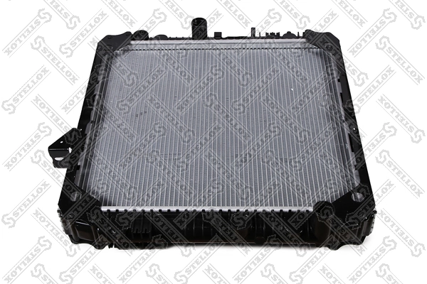 A6775002003 Mercedes Радіатор охолодження двигуна