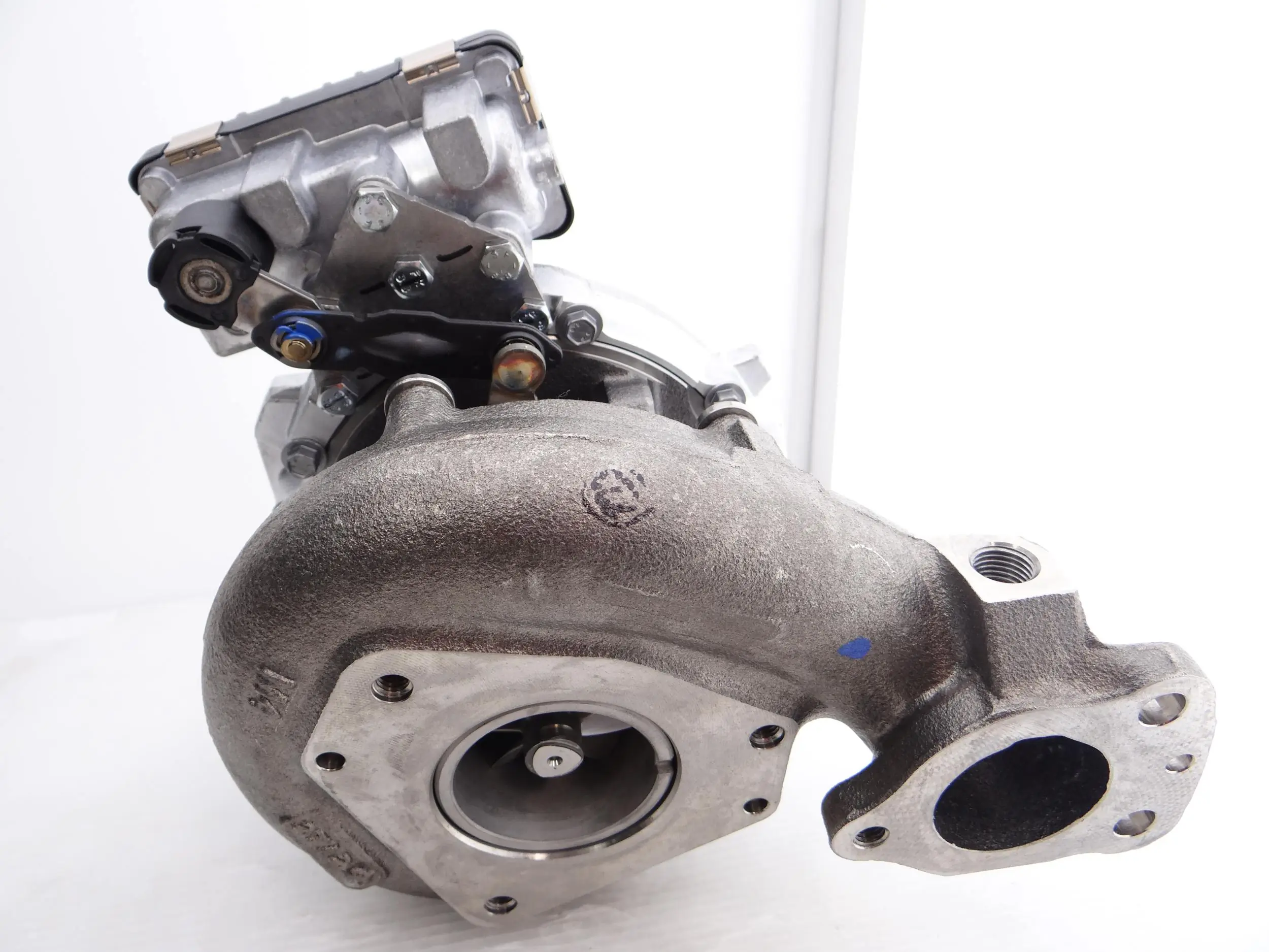 Турбіна Mercedes A642090958080 ціна, від 414.42 USD