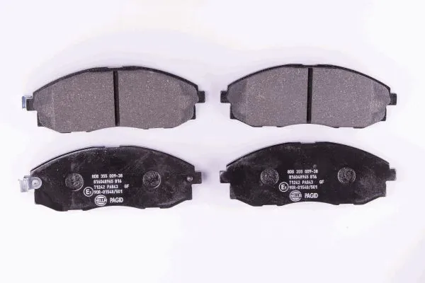 Передні тормозні колодки 8DB355009381 HELLA
