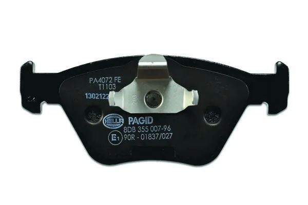 Купити 8DB355007961 HELLA Колодки гальмівні передні, дискові